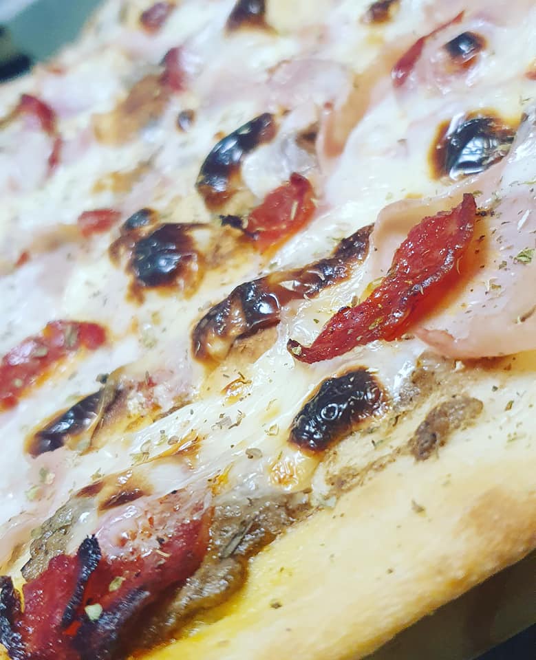 pizza con salumi