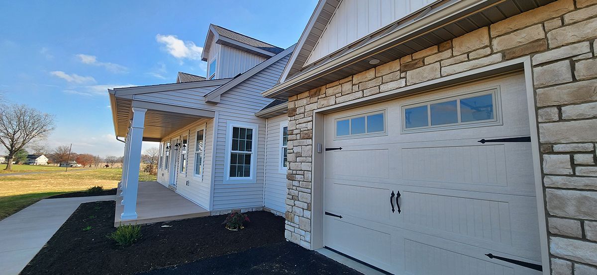 angle of front of house and garage