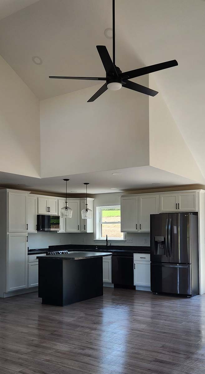 Kitchen with ceiling fan