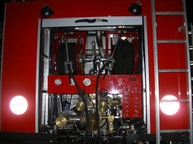 Veicolo per spegnimento incendi