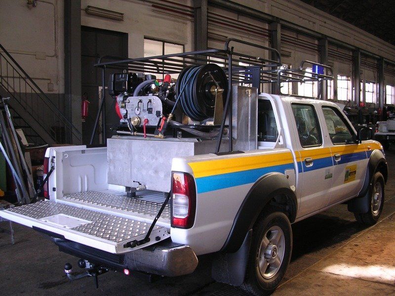 Allestimento veicolo di enti pubblici per lo spegnimento di incendi