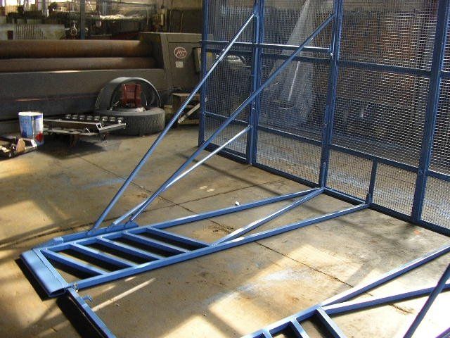 Costruzione di una barriera antisommossa