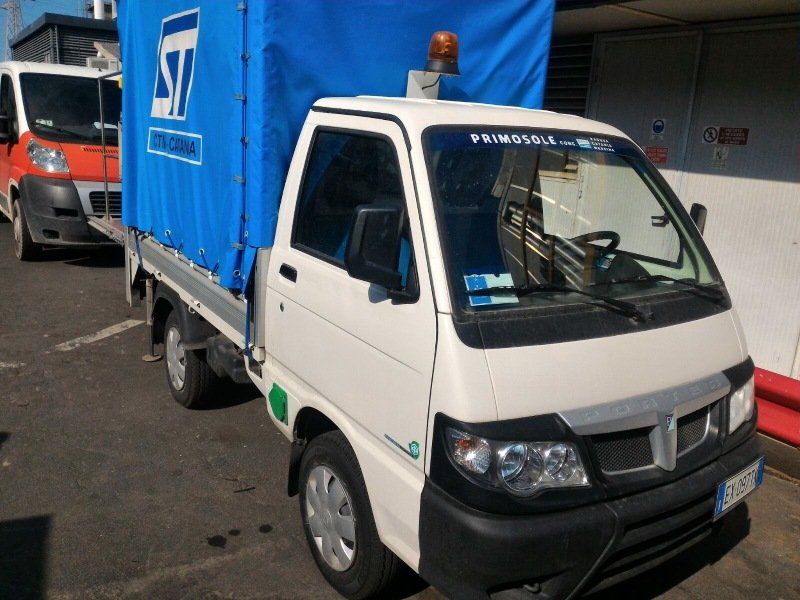 Allestimento di un veicolo con sponda elettrica