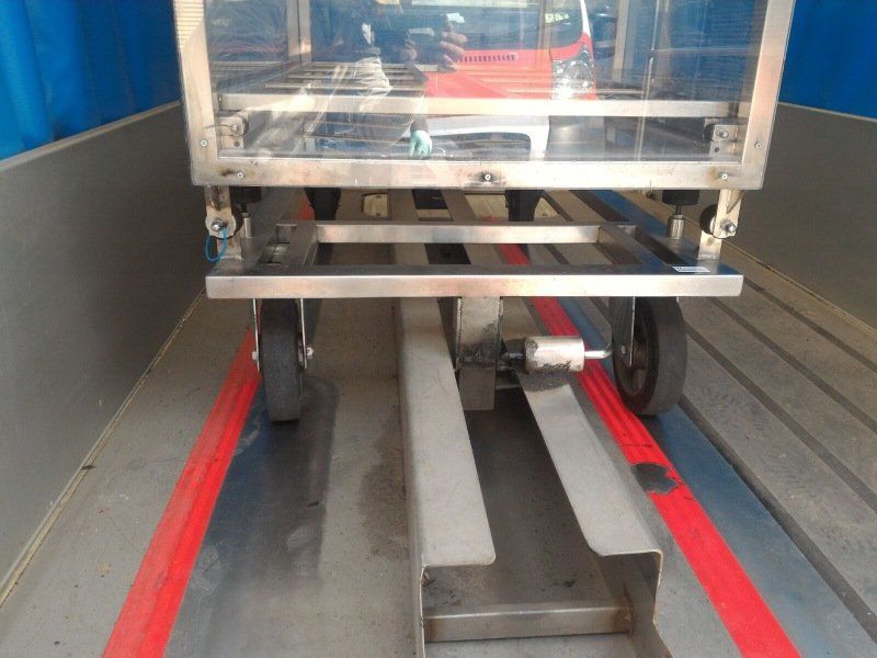 Allestimento di un mezzo con sponda elettrica