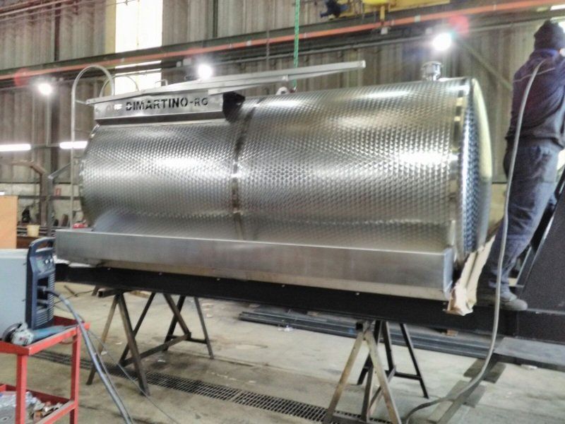 Cisterna per automezzi industriali