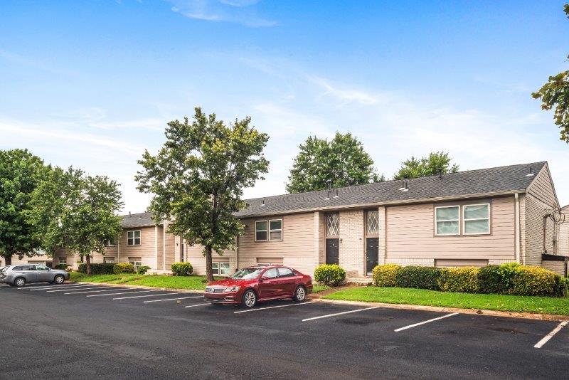 Gallery 13 Bedroom Townhomes for Rent, Broadway Townhomes