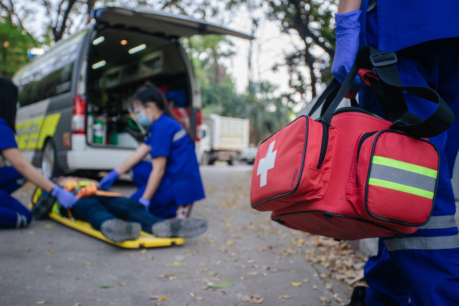 Team paramedic firs aid