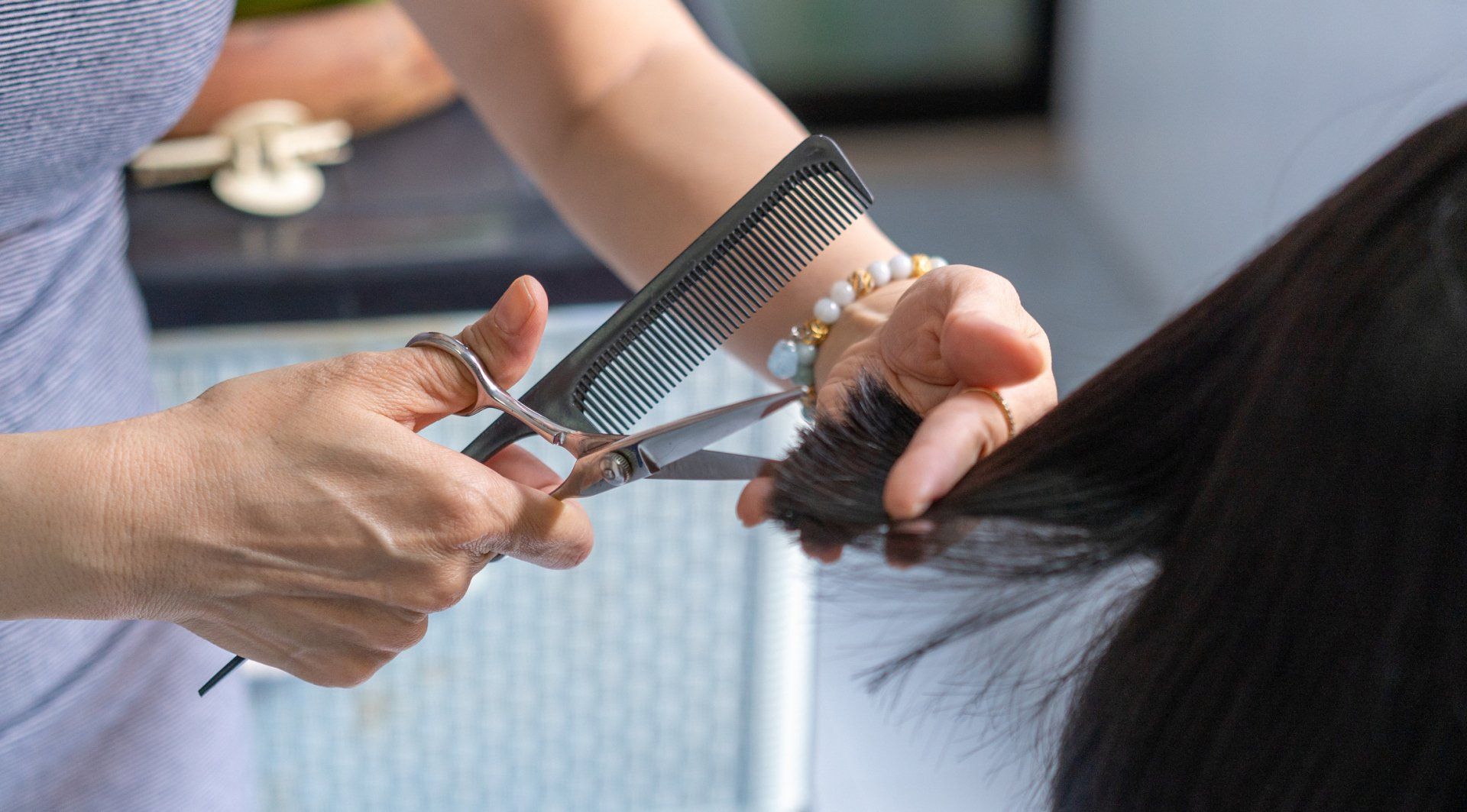 Women's Cut Icon — Lebanon, PA — Oasis Hair and Nail Salon