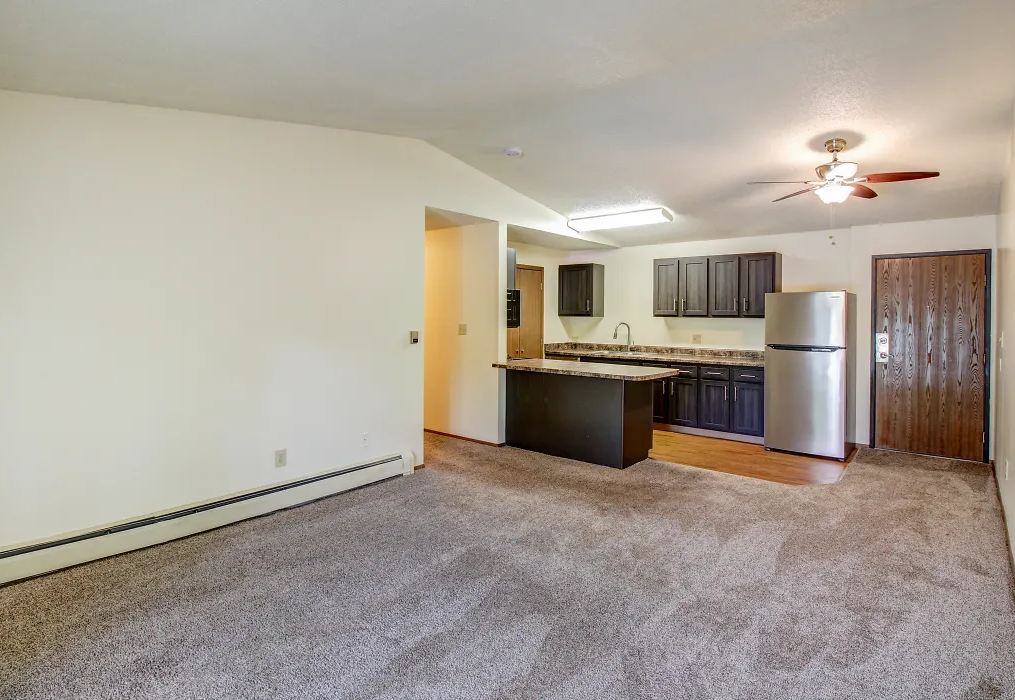 Sun Prairie Gallery | Apartments for Rent in West Des Moines, IA