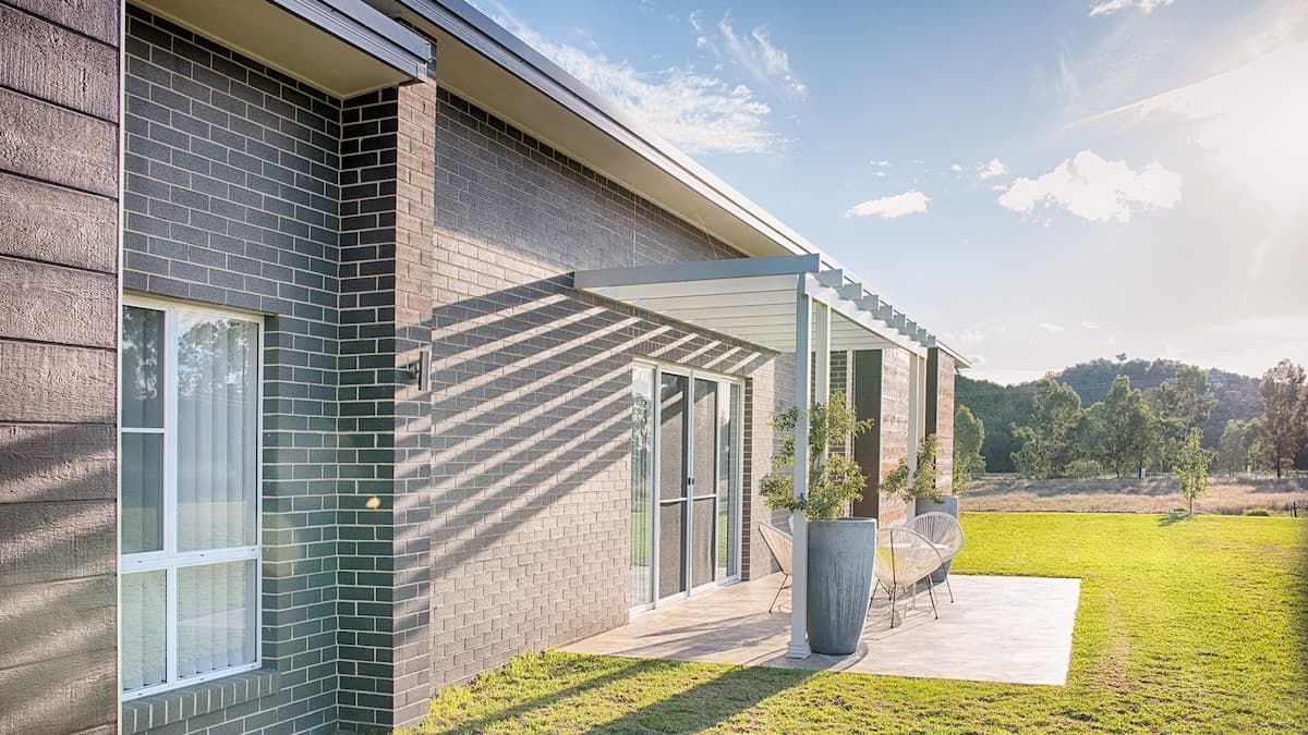Contemporary Residence Featuring Exquisite Design And Lush Green Garden — D&C Projects in Tamworth, NSW