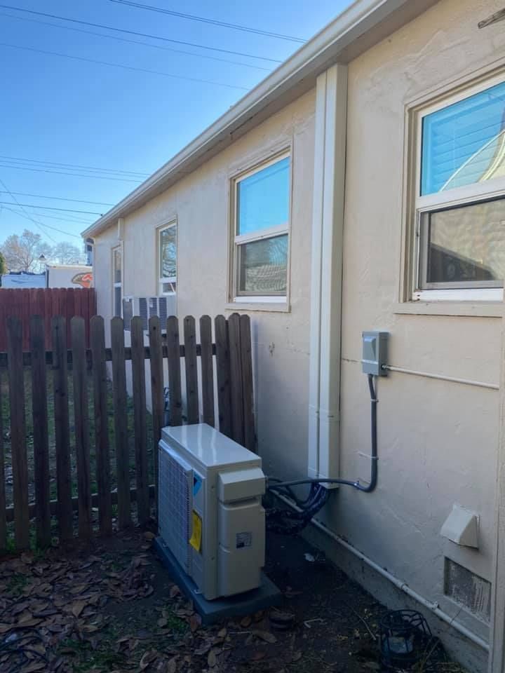 Mini-split air conditioning installation for energy-efficient air conditioning services
