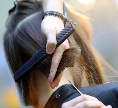 Escuela Técnica de Belleza Hollidays - Cortes de cabello