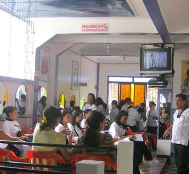 Escuela Técnica de Belleza Hollidays - Tratamientos capilares