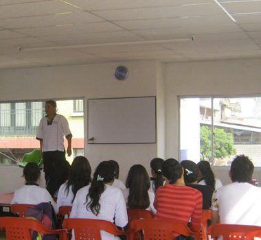 Escuela Técnica de Belleza Hollidays - Curso de belleza