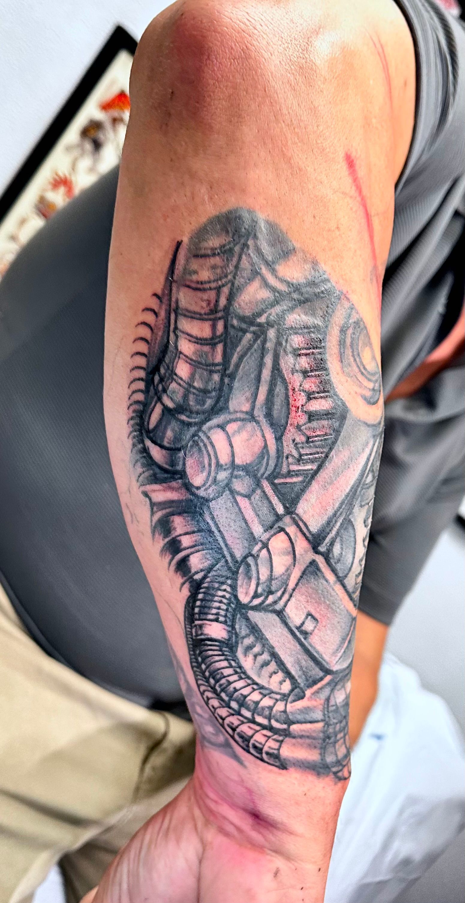 Small biomechanical tattoo