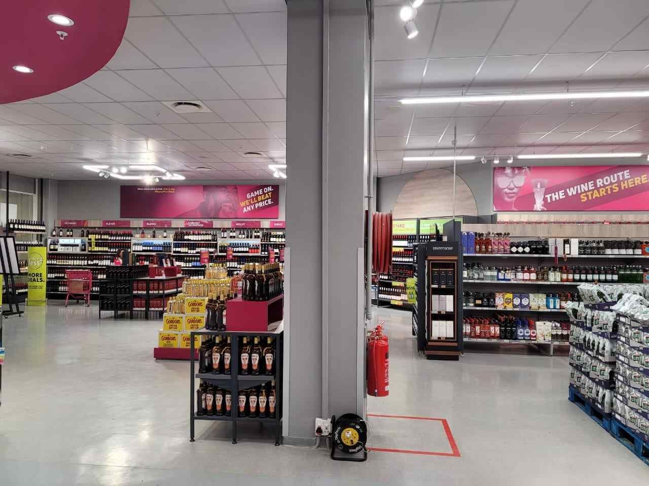 Game Store Shopfitting 14