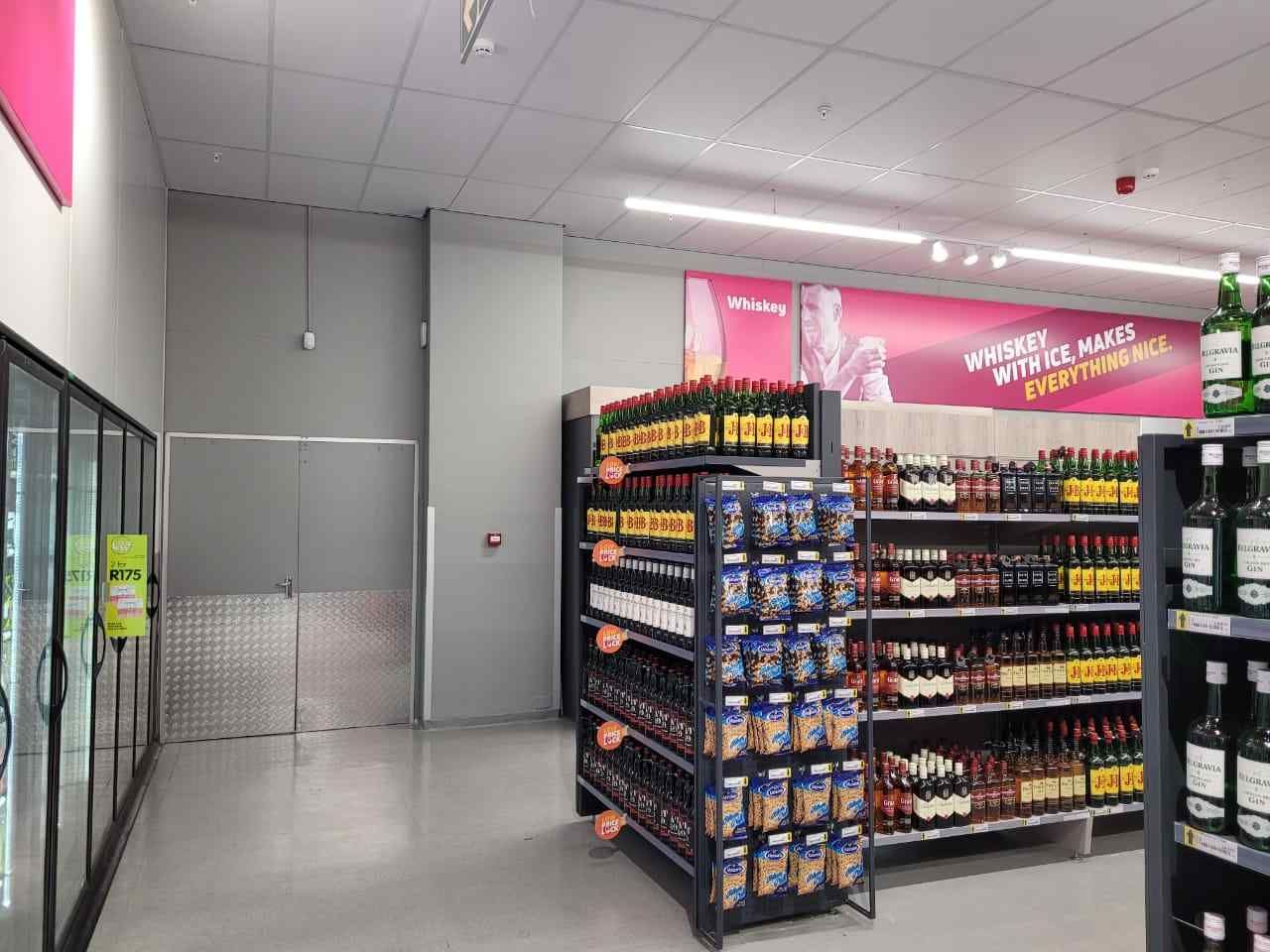 Game Store Shopfitting 10