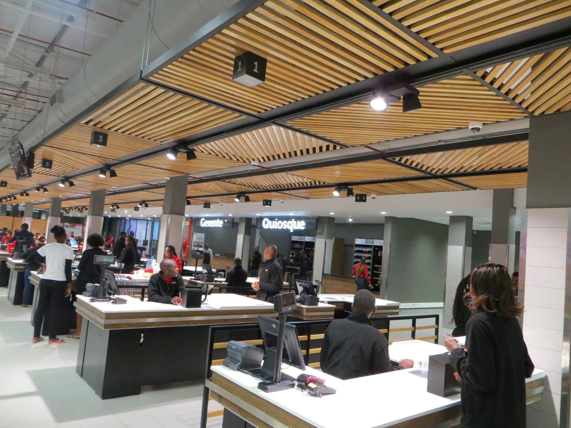 Super-Spar Shopfitting 3