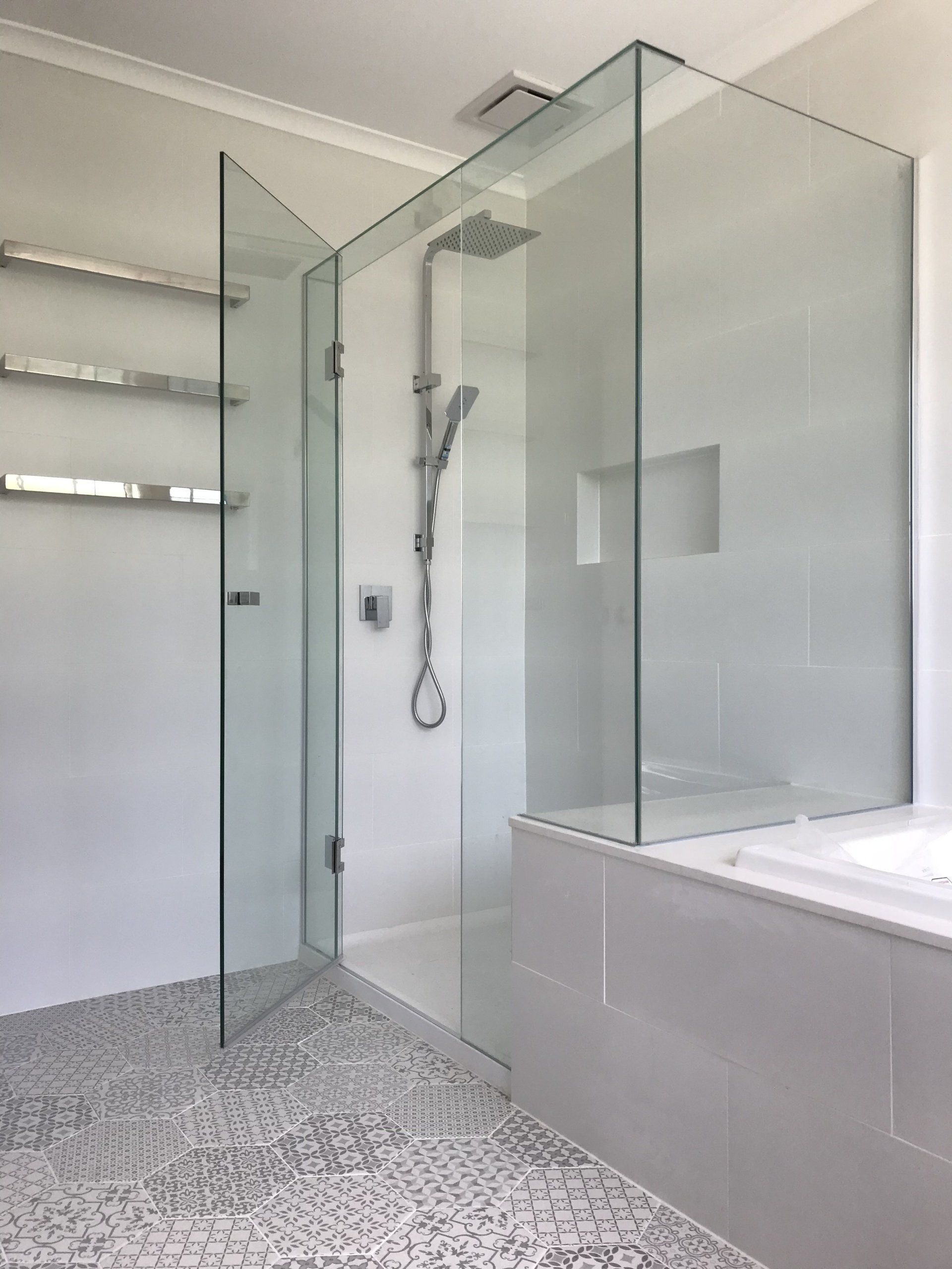 Frameless chrome over hob dog leg