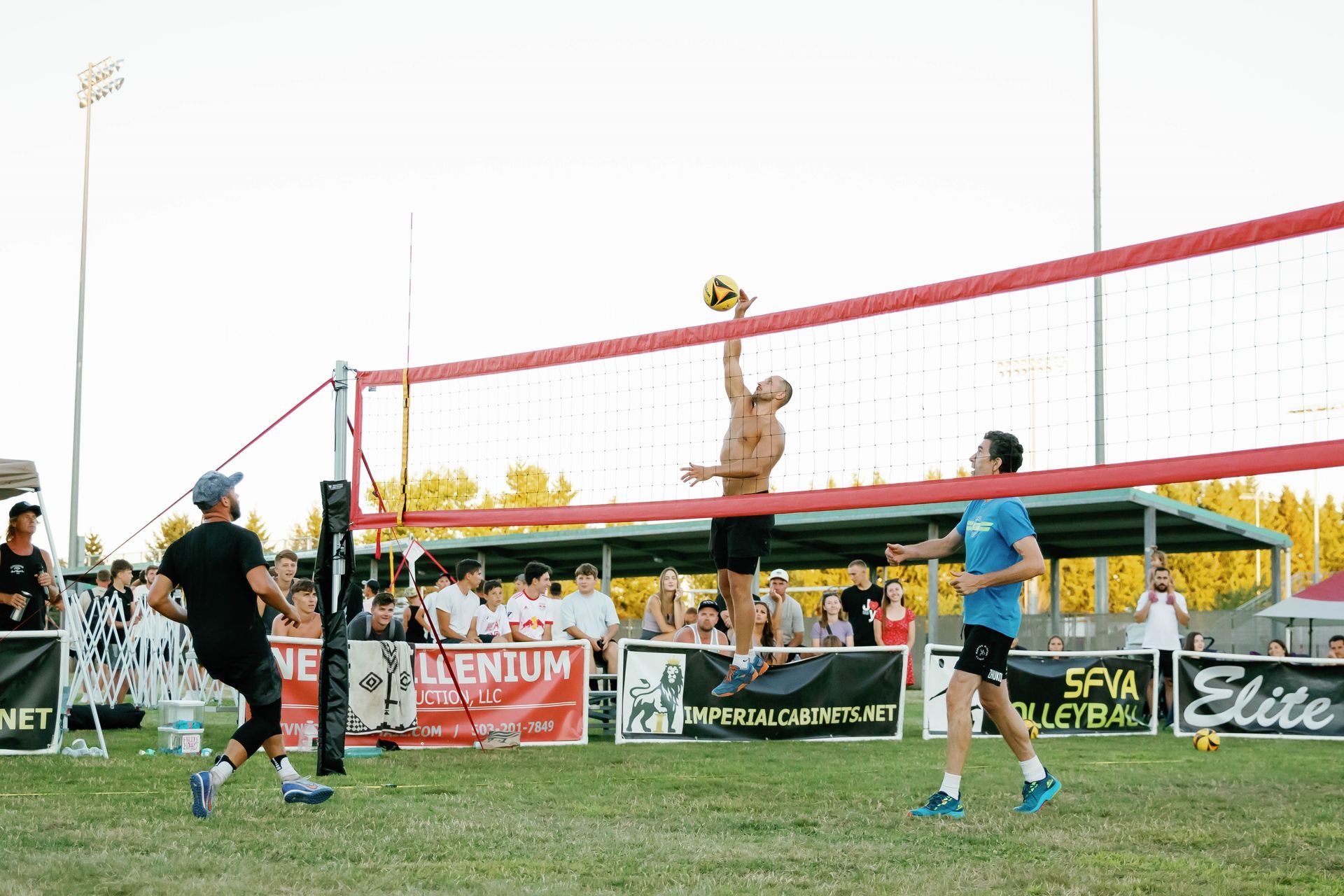 Men Playing Volleyball — Portland, OR — MDC VOLLEY