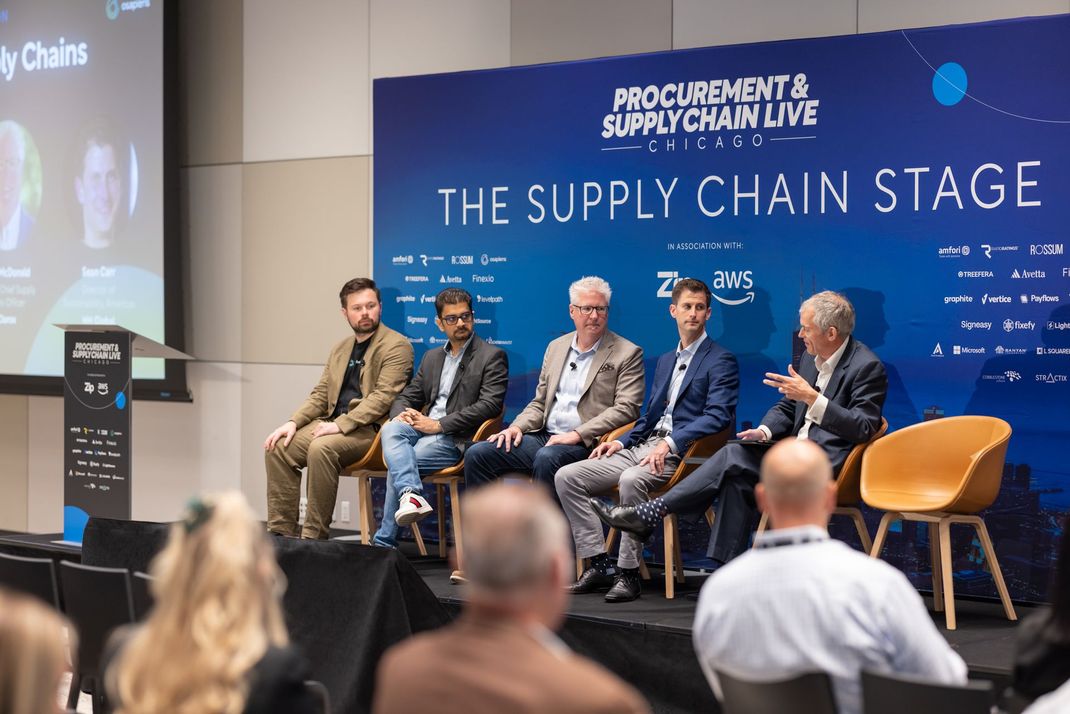 Discussion at procurement supply chain LIVE