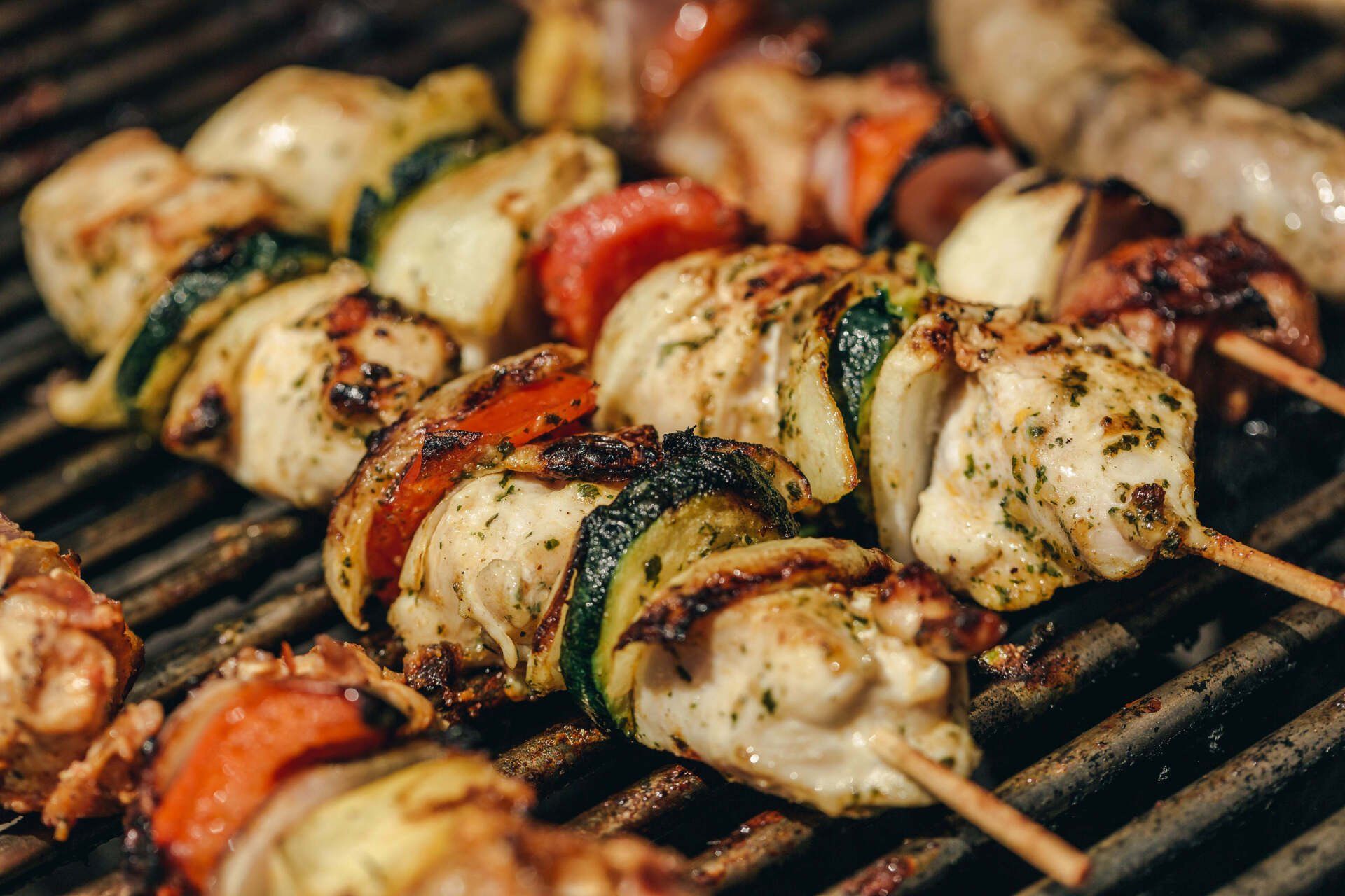 mouth-watering recipe marinade for grilled chicken kabobs at Bay Favors Food Blog