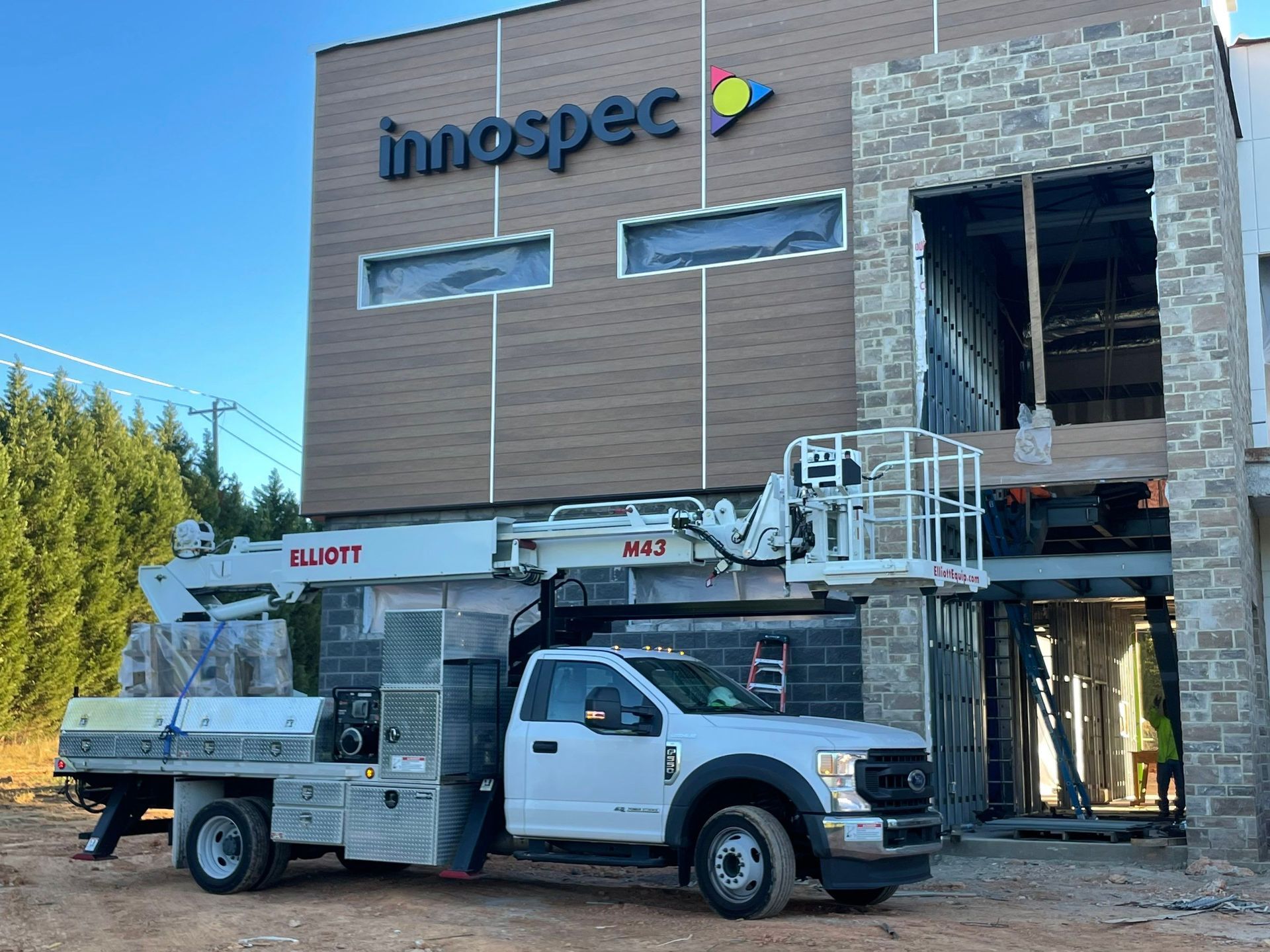 Professional Custom Sign Installation and Maintenance