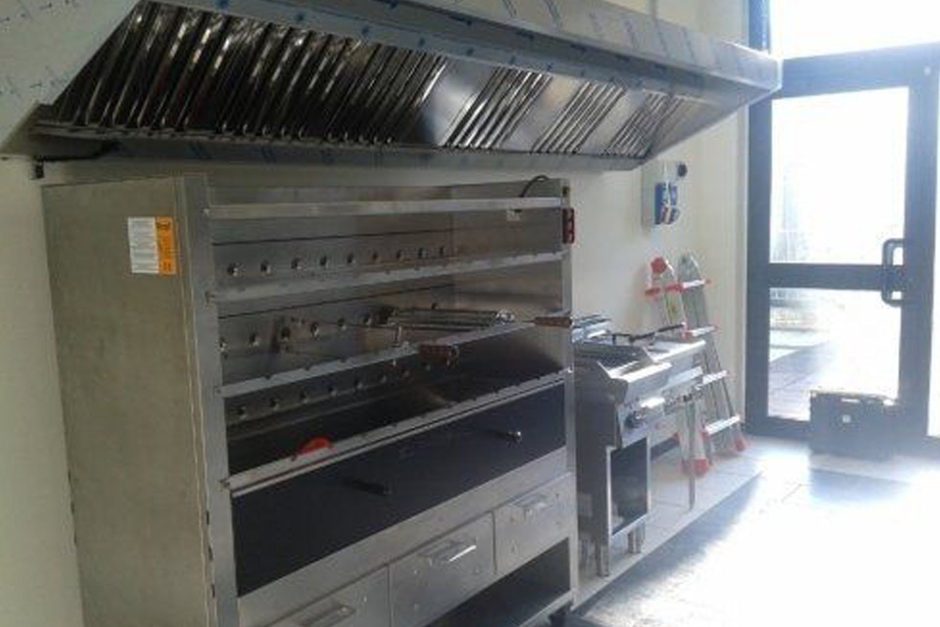 attrezzature per pollo allo spiedo