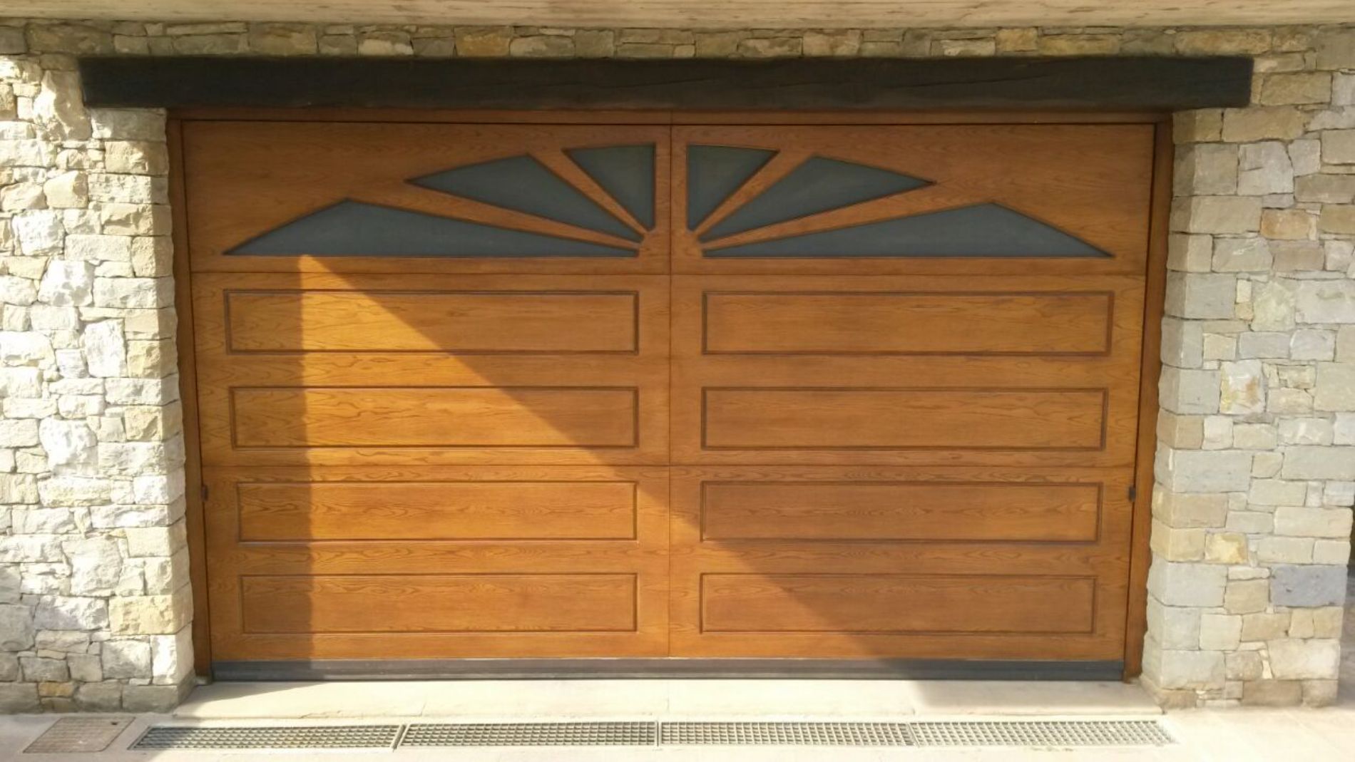 PORTONE RIVERNICIATO