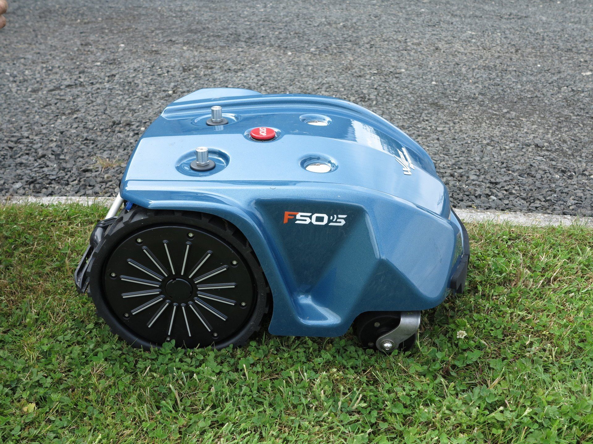 Robot lawn mower instalation free