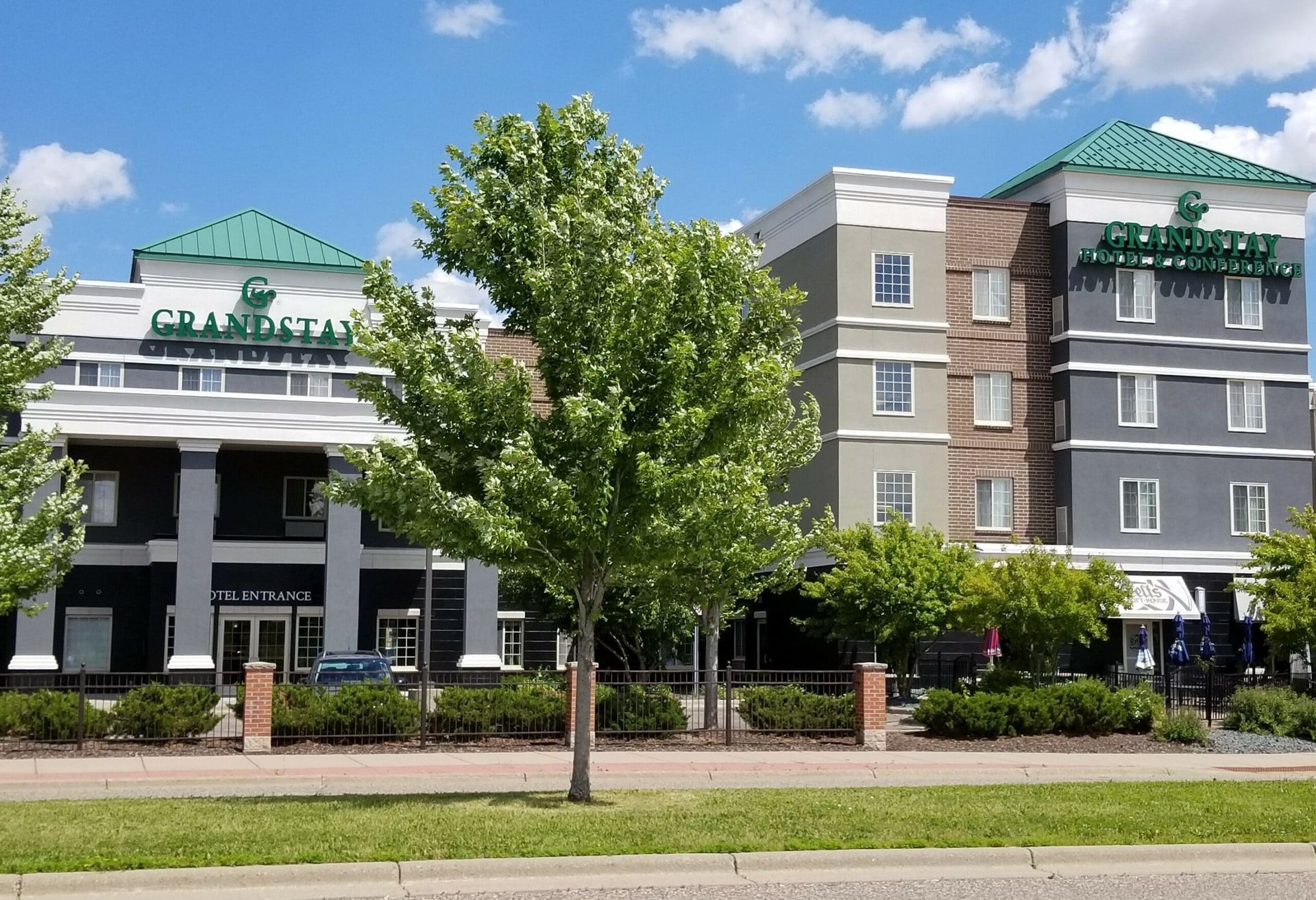 A large building with the word columbia on it