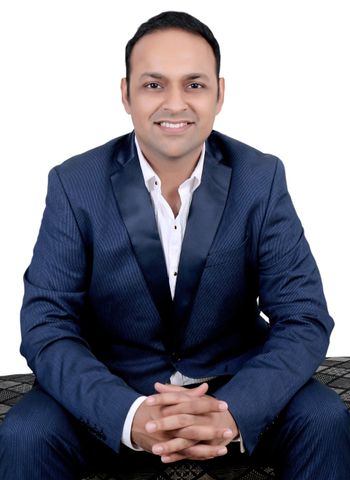 Dr. Pulkit Lakhani — Mermaid Waters, QLD — Gold Coast Dental & Denture Centre Dr. Pulkit Lakhani — Mermaid Waters, QLD — Gold Coast Dental & Denture Centre