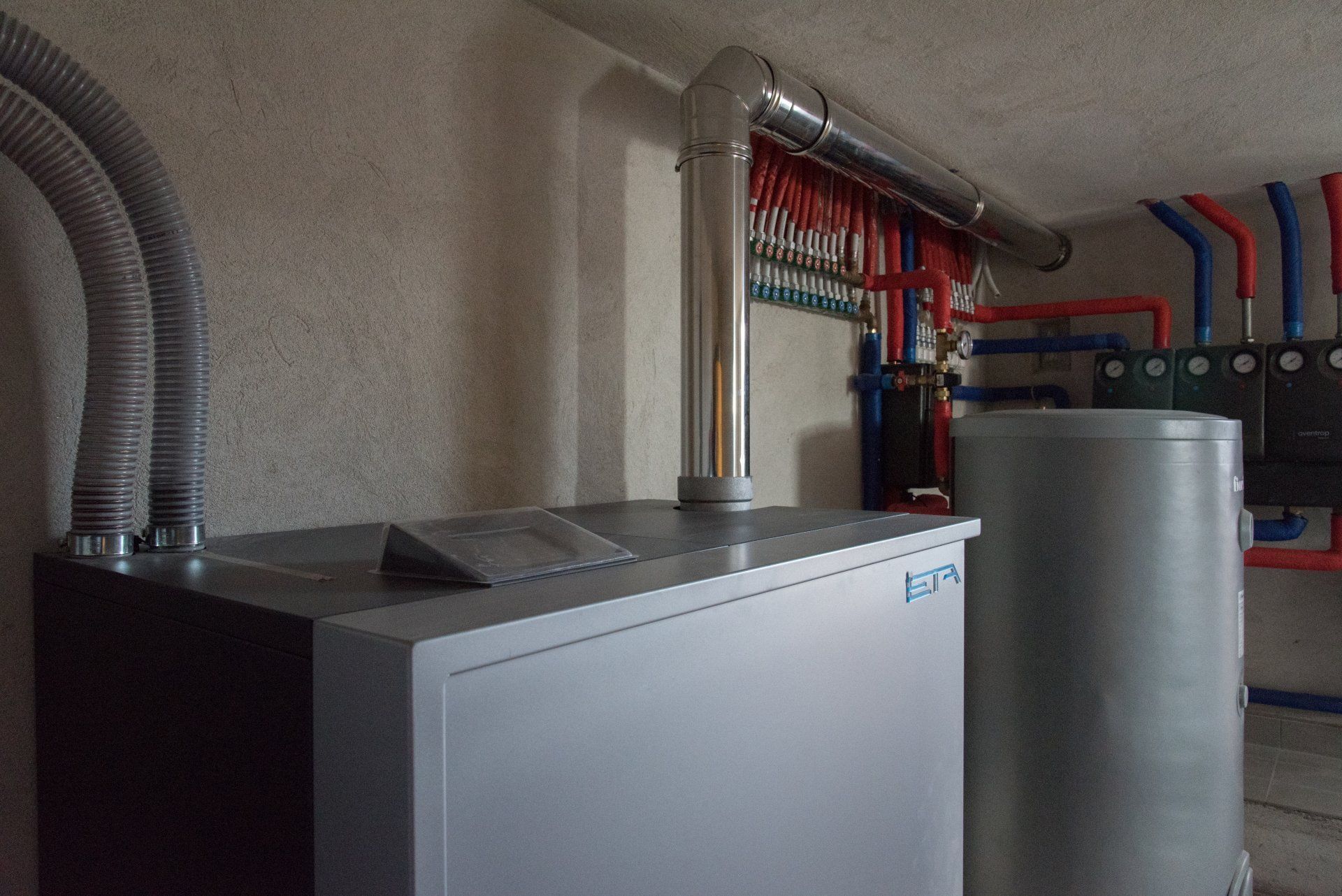 Caldaia grigia industriale