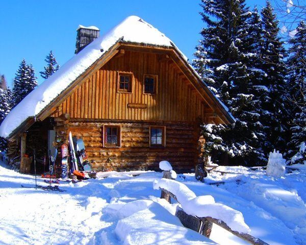 Winterzauber - Almhütte im Schnee