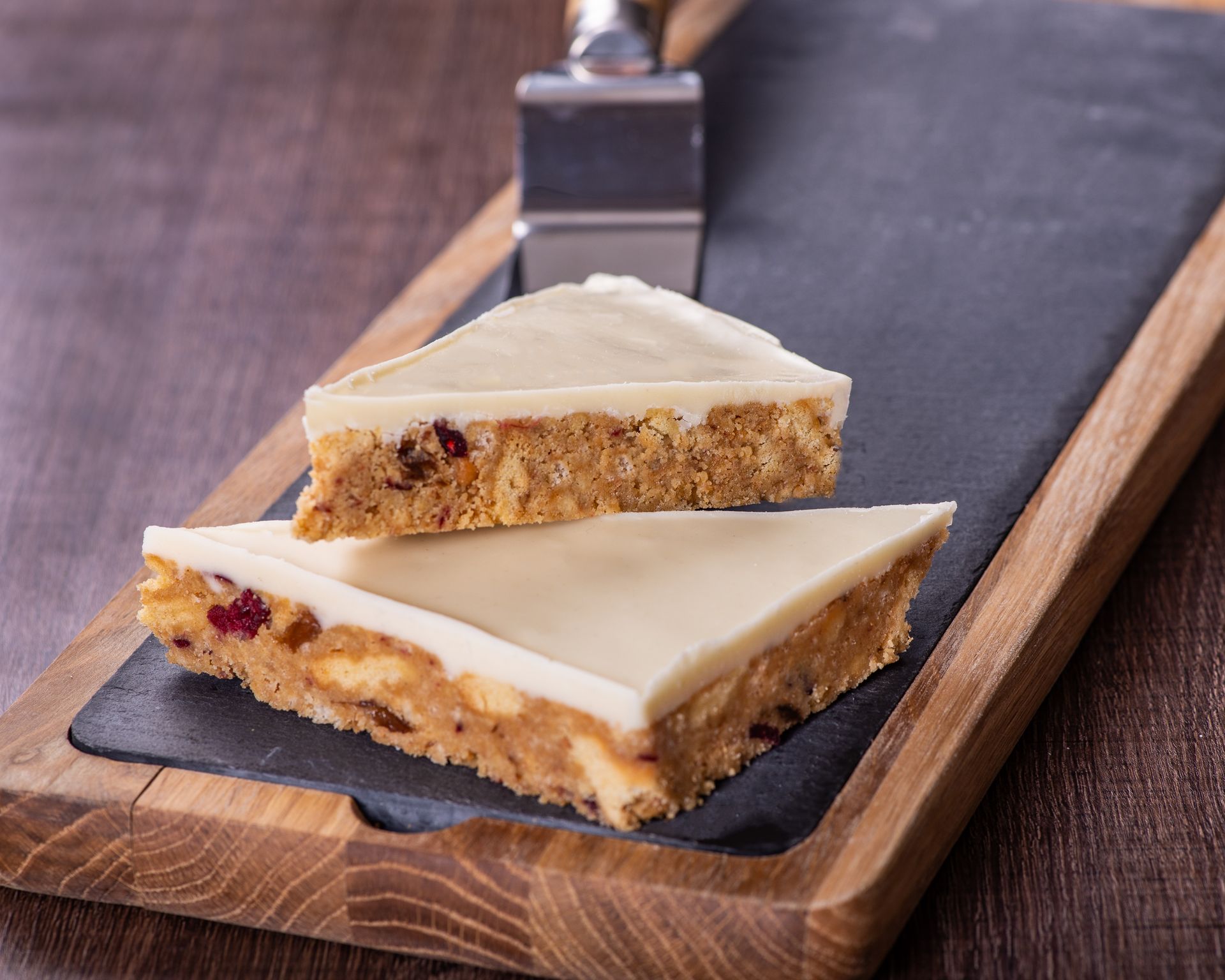 Yoghurt, Cranberry And Sultana Crunch