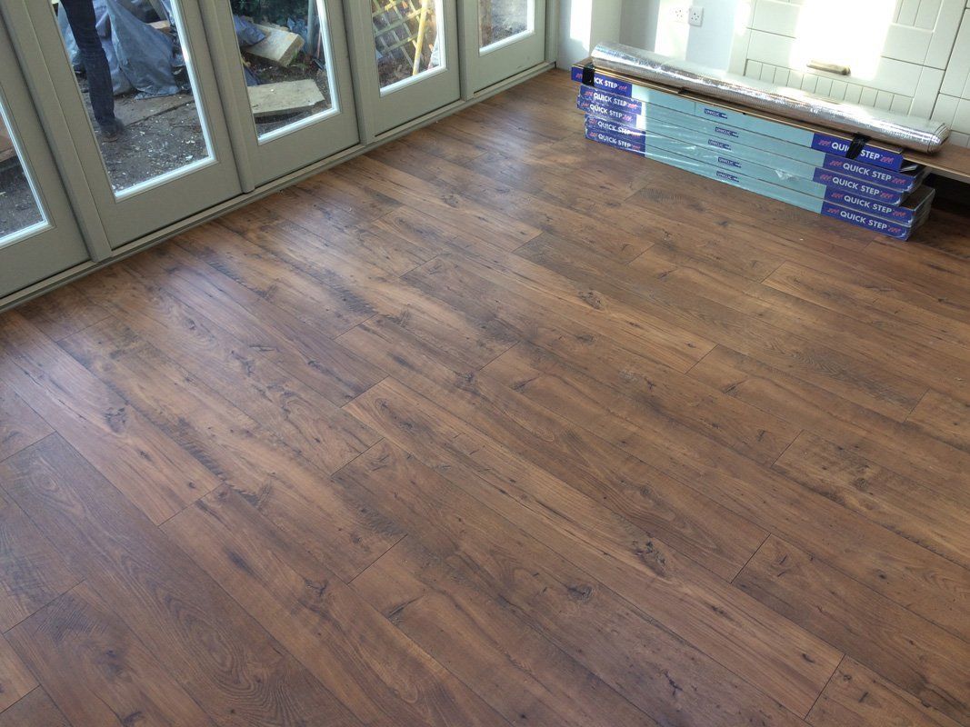 Quickstep Perspective Wide Reclaimed Chestnut Antique