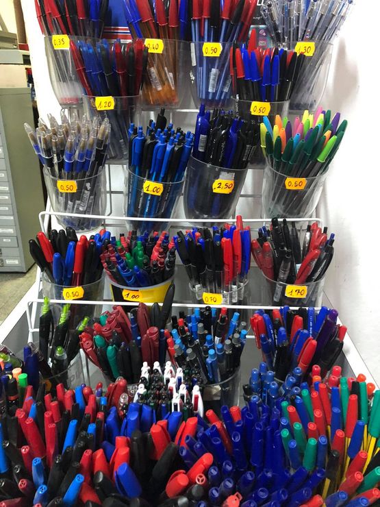 gruppi di penne divise per settori