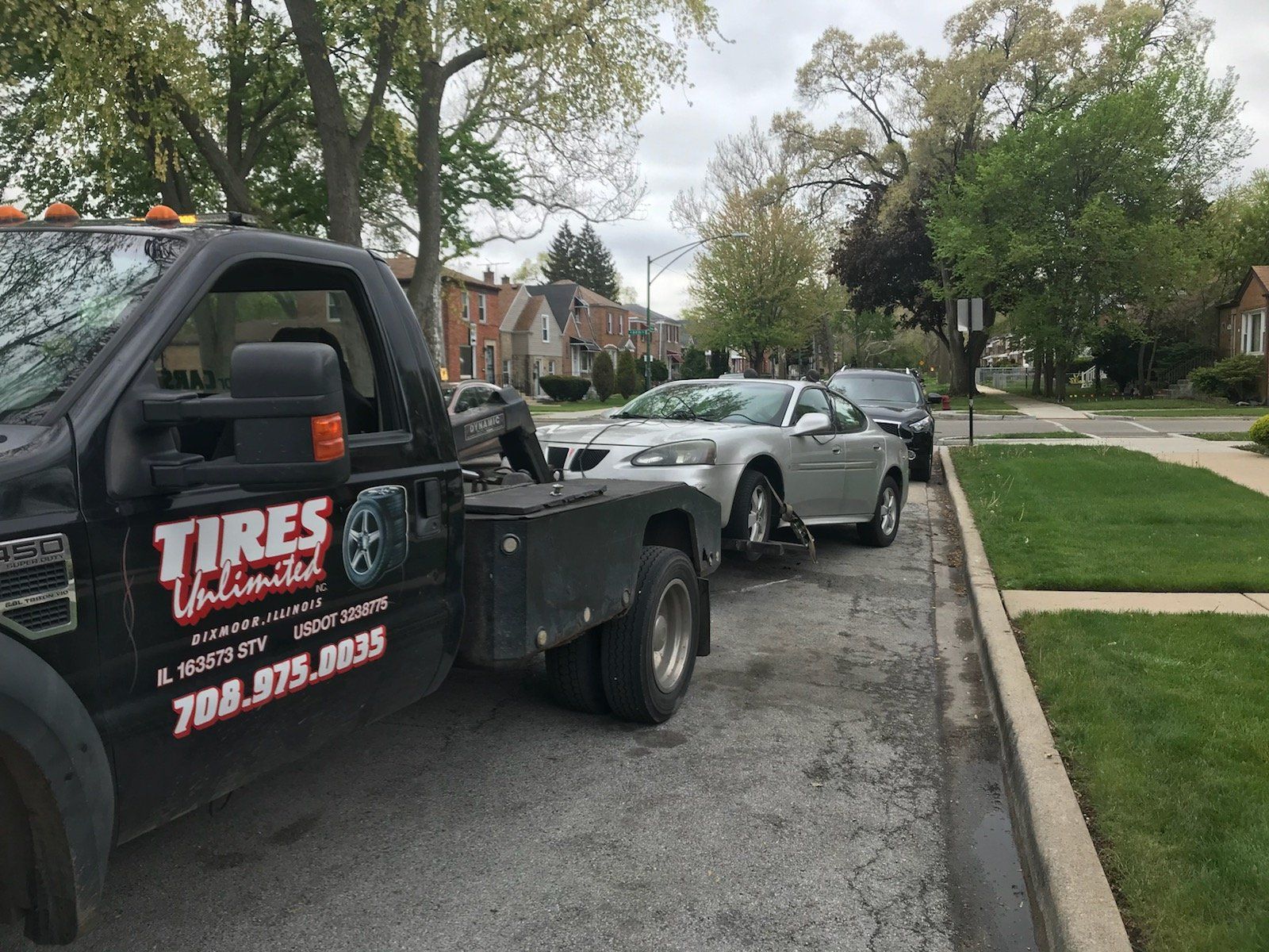 Pontiac Junk Car Removal in Chicago, IL