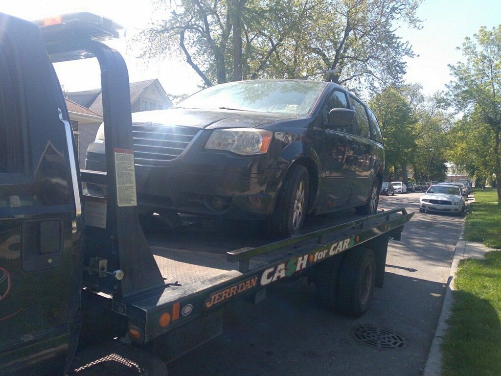 Chrysler Junk Car Removal in Chicago, IL