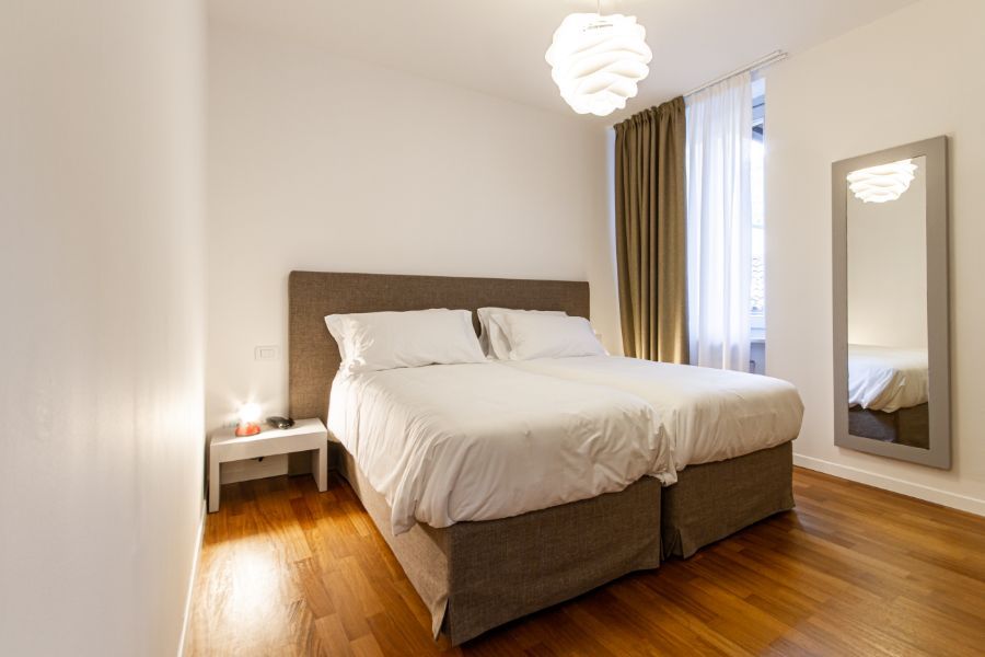 room with double bed in the accommodation