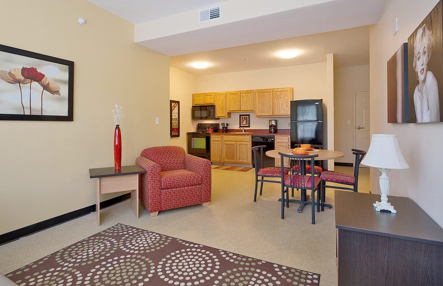 inside College Suites at Cortland