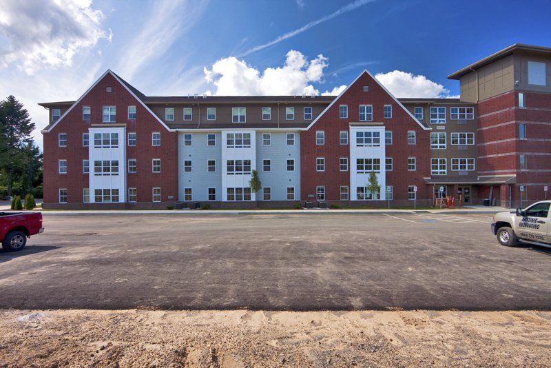 outside College Suites at Cortland