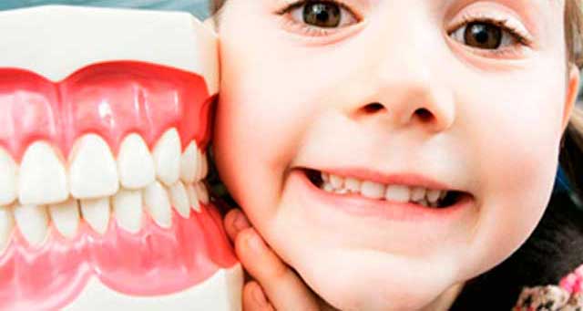 Dr. Antonio Alcázar Franco, Dentista Especialista en niños - Odontopediatra