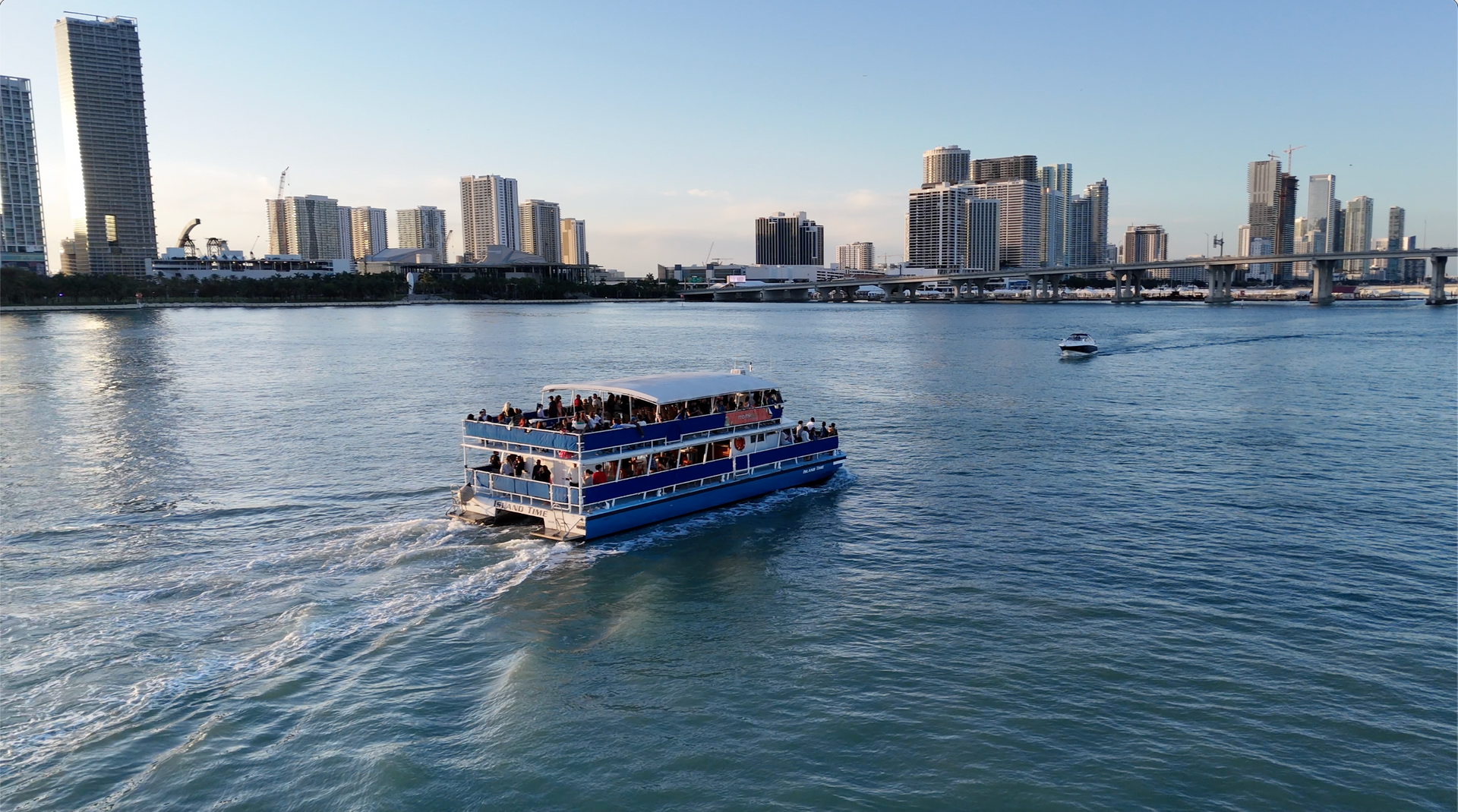 The Miami boat Cruise is the tour no one can miss.