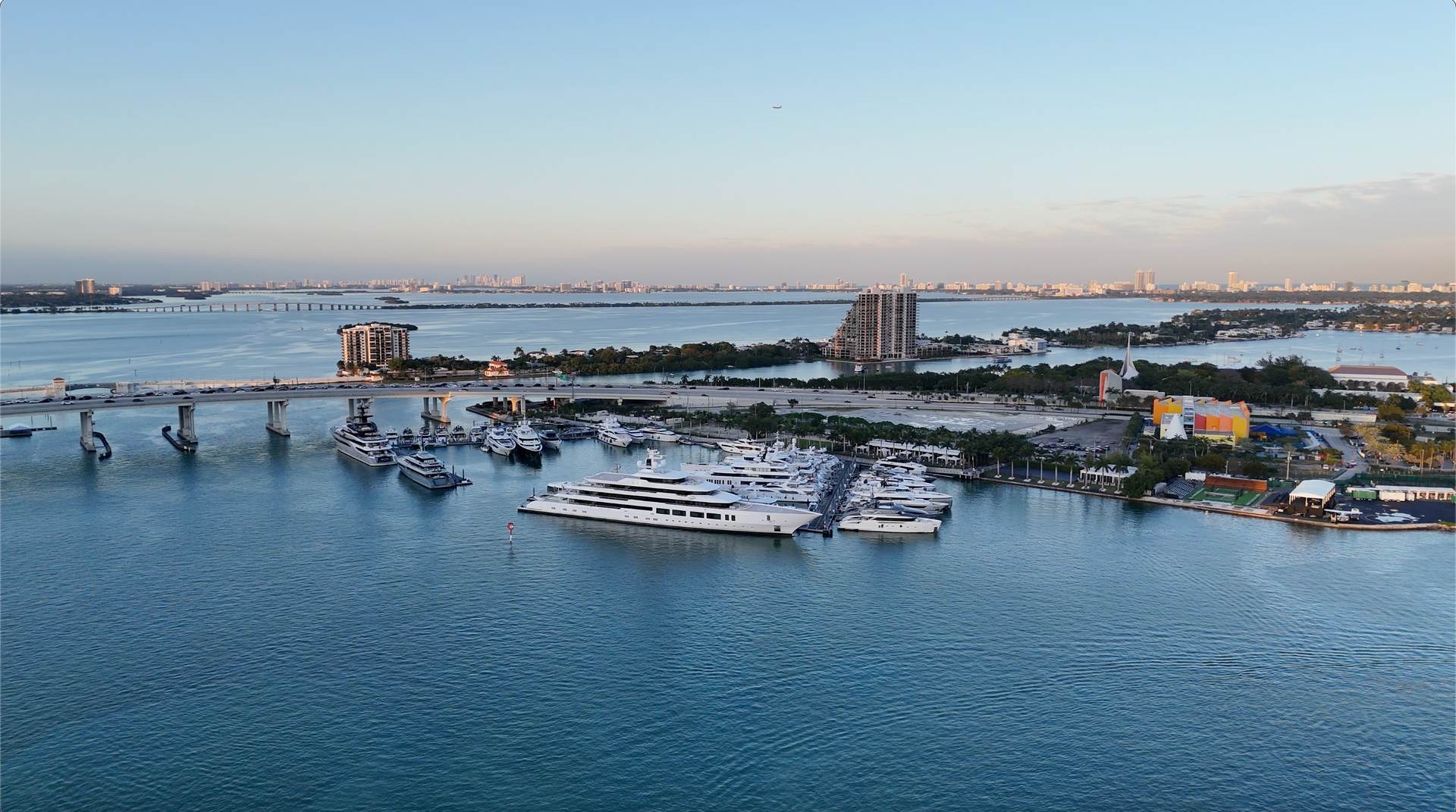 come see star island during the best time and thats on a sunset cruise. Biscayne bay