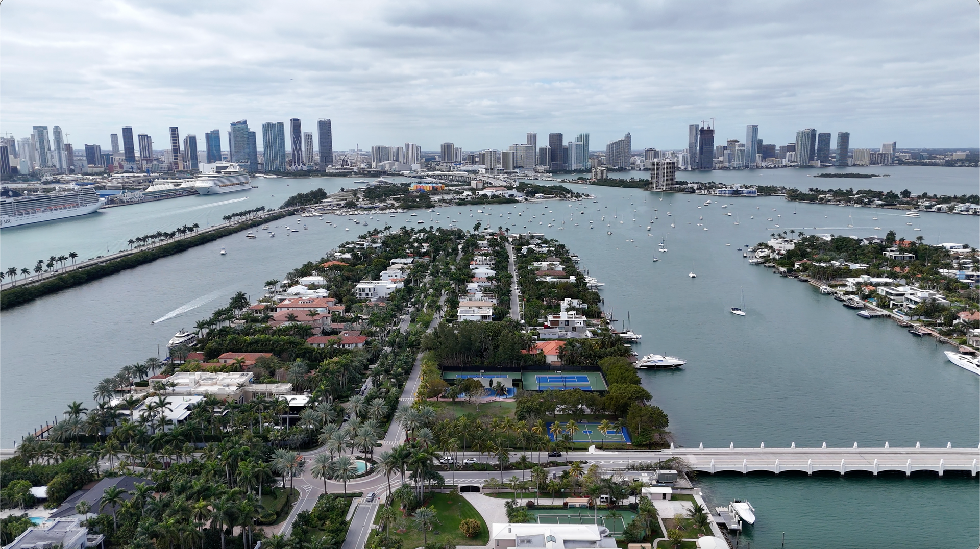 The Bridge that connects Palm Island and Hibiscus Island.