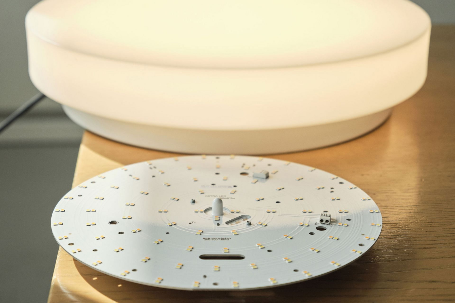 Eine Industriehalle mit einer guten Beleuchtung