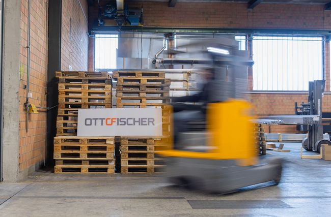 Ein schön beleuchtetes Büro