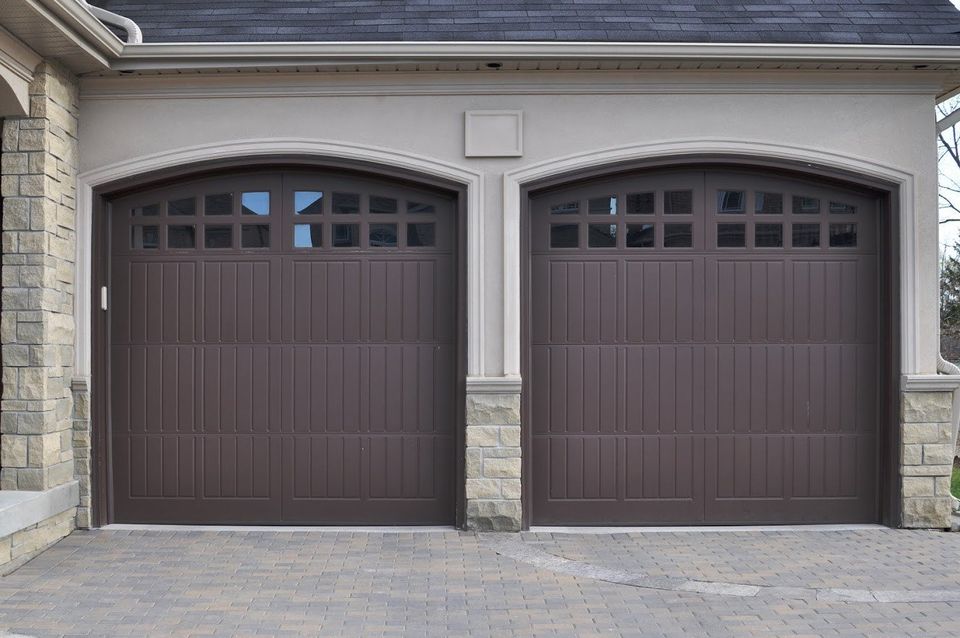 Two Door Garage — Prospect Court  Appleton, WI — Overhead Doors Unlimited Inc.