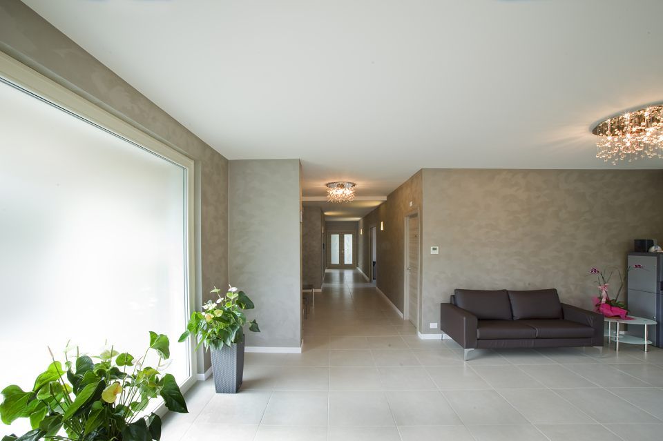 Interno casa funeraria